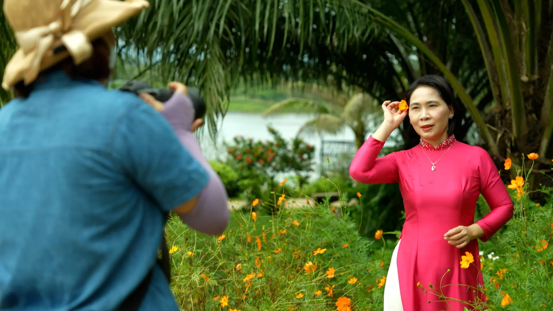 Làm du lịch ở thôn Lòng Hồ 